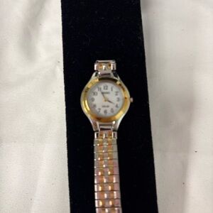 Seiko V115-oago Women’s Watch Please Read
